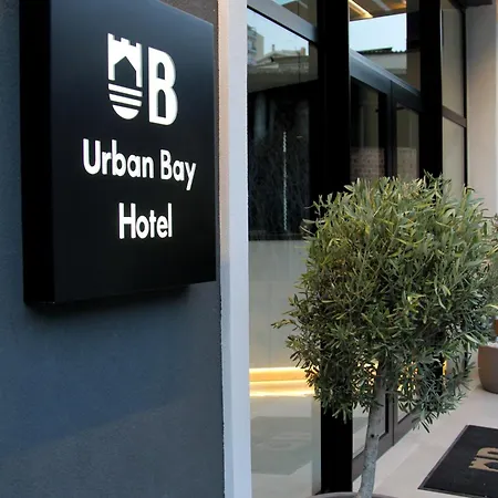 Hotel Urbanbay & *