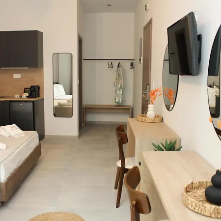 Hotel Urbanbay & *