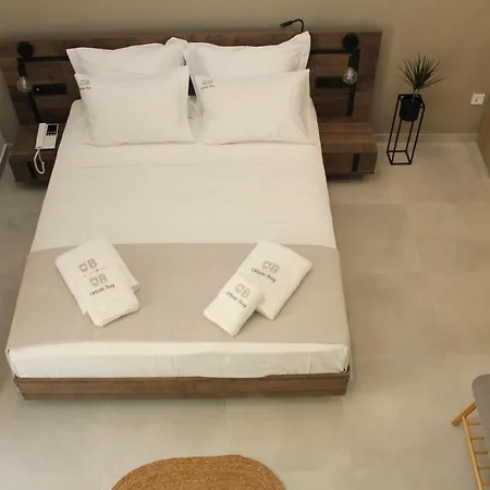 Hotel Urbanbay & *