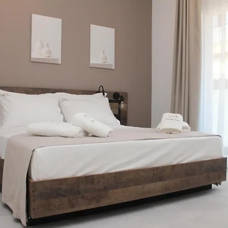 Hotel Urbanbay & *