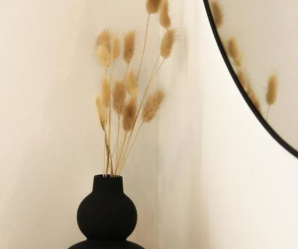 Ξενοδοχείο Urbanbay & *