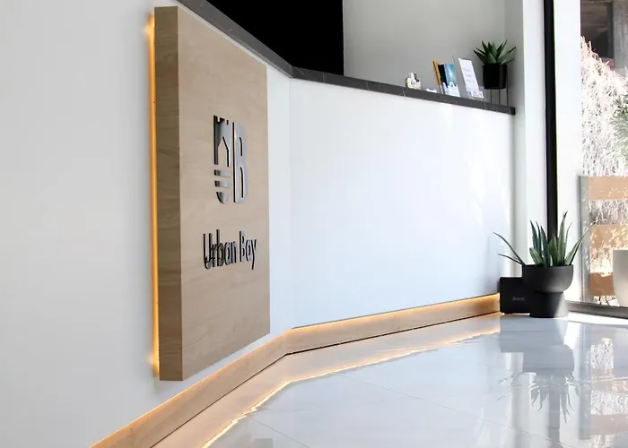 Ξενοδοχείο Urbanbay & *