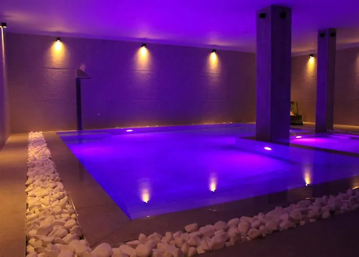 Ξενοδοχείο Urbanbay & *